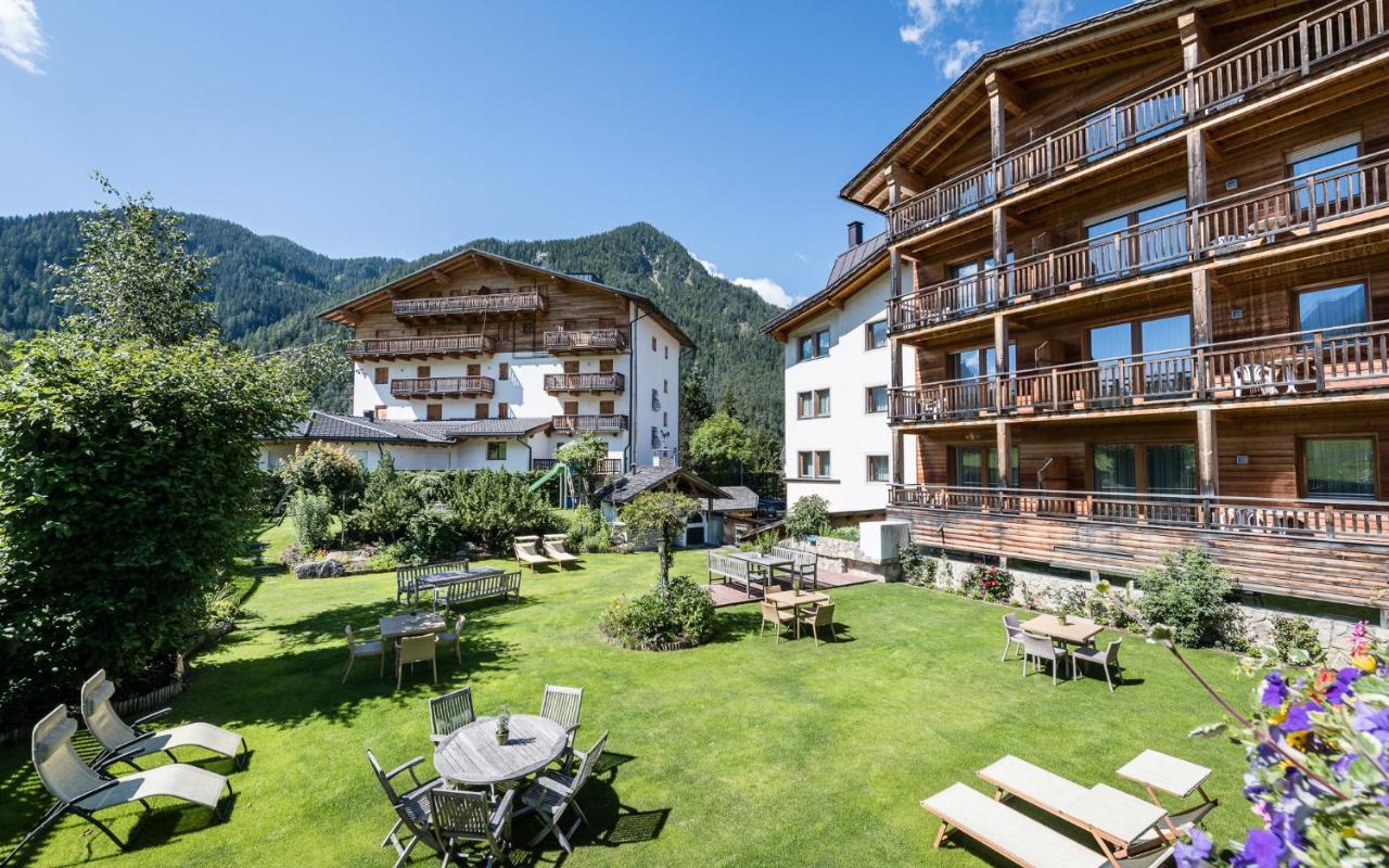 Sporthotel Exclusive Сан-Виджилио-ди-Мареббе Экстерьер фото